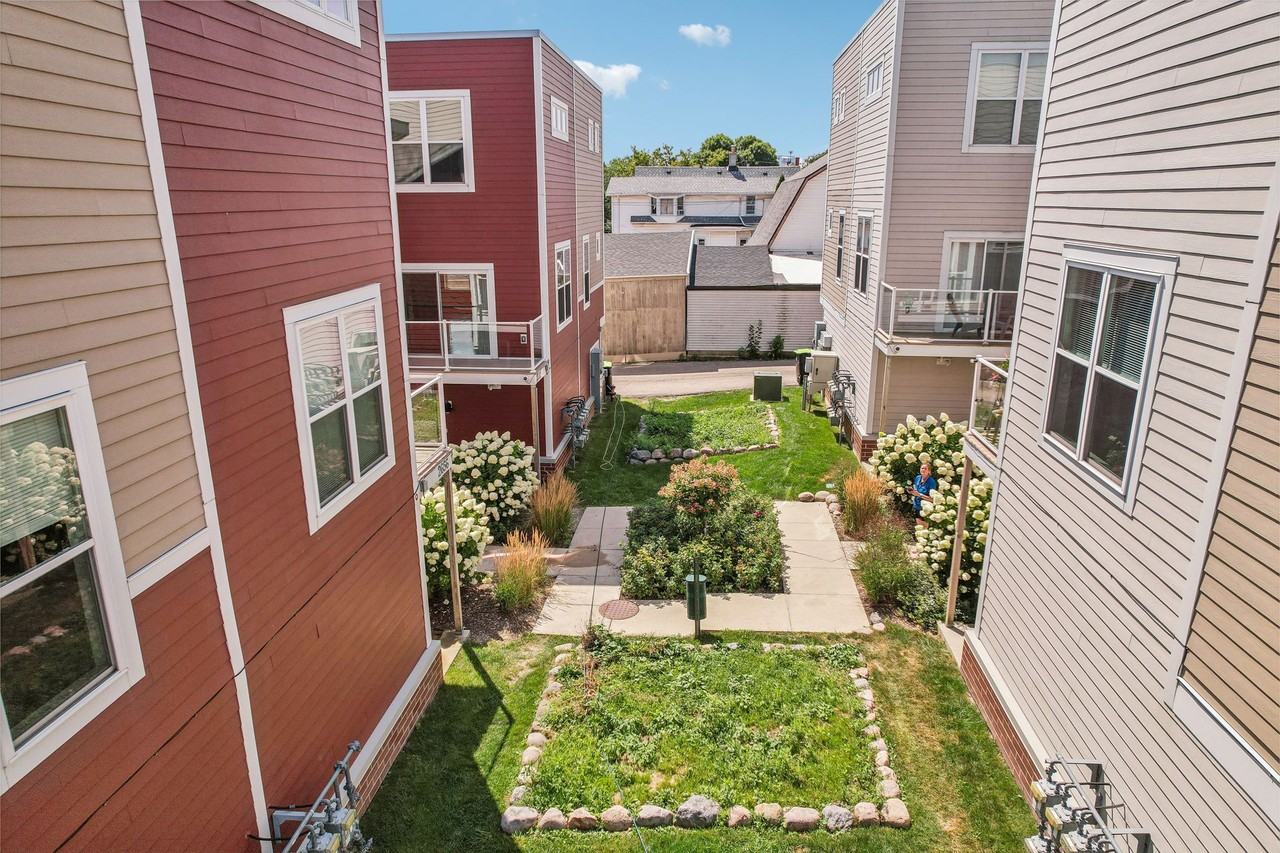 Row House 31 - Photo 4 of 36