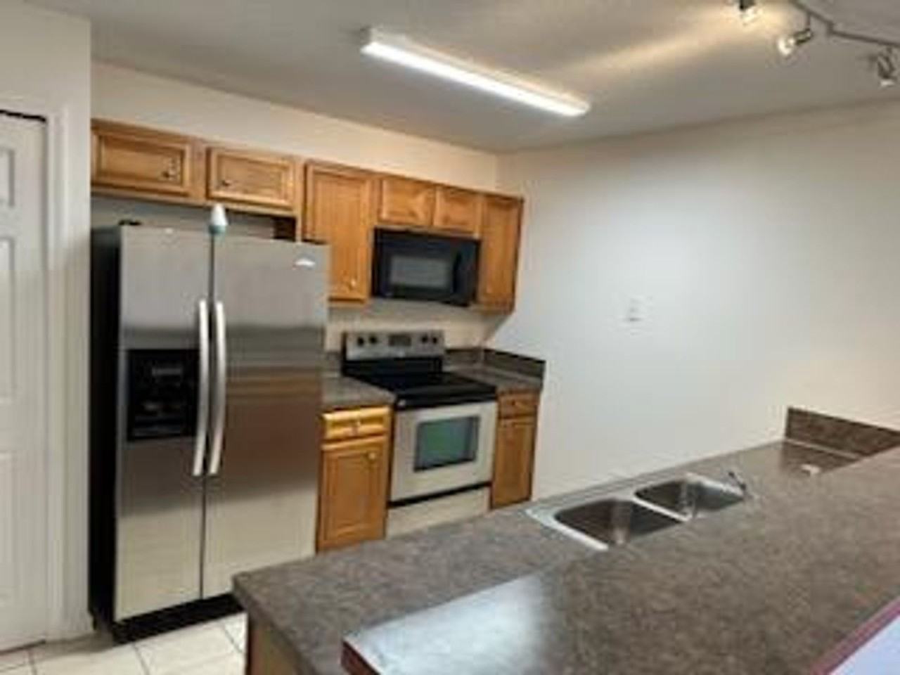 6880 Skaff Ave - Photo 4 of 11