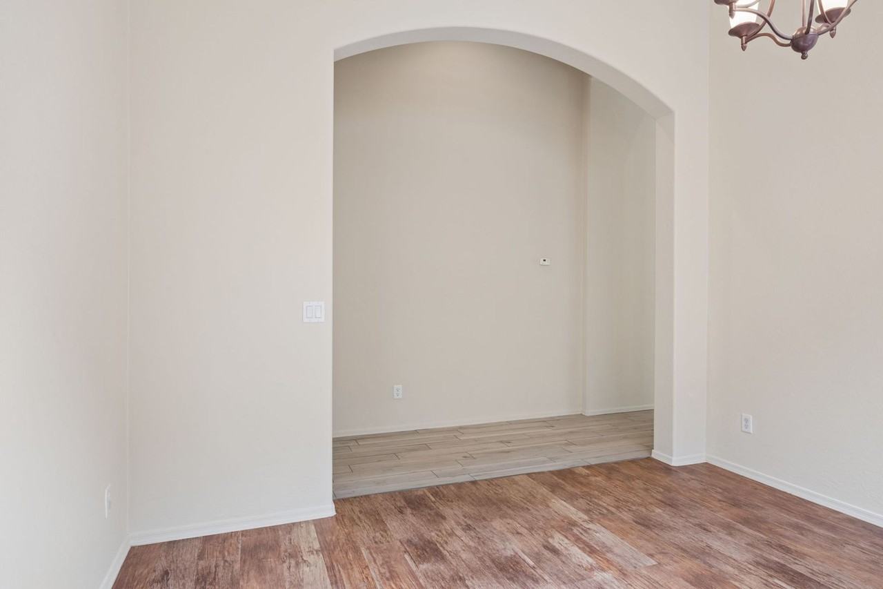 2763 N Raven - Photo 7 of 35