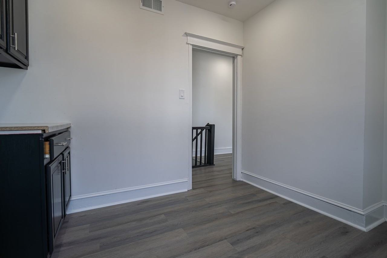 2410 Wharton St - Photo 3 of 23