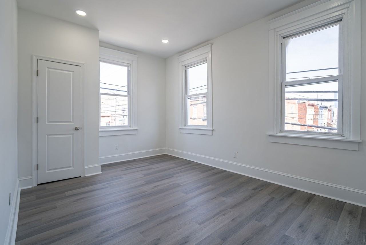 2410 Wharton St - Photo 6 of 23