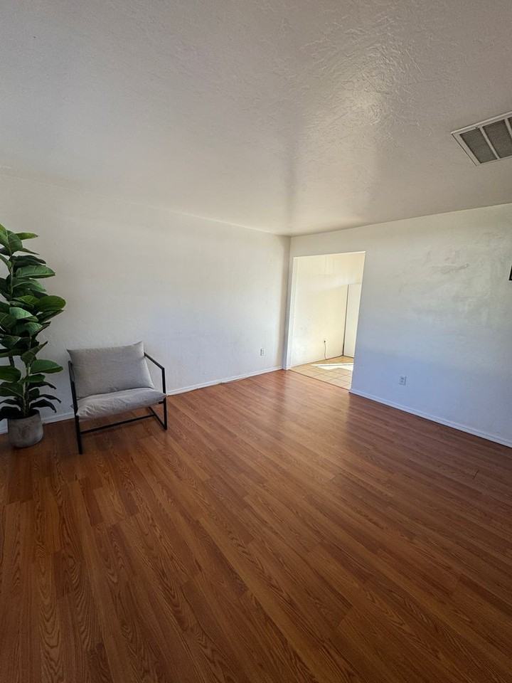 350 N Silverbell Rd #116 - Photo 2 of 11