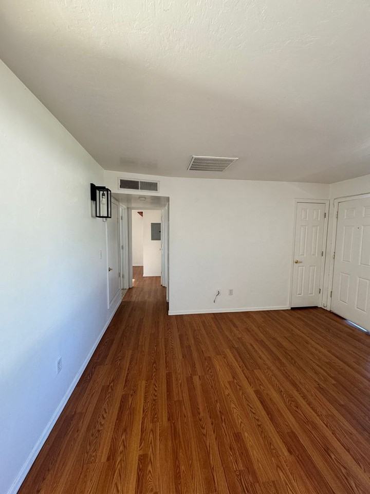 350 N Silverbell Rd #116 - Photo 3 of 11