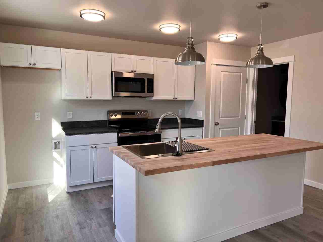 1107 1107 - 1109 E 34th ST - 1107 E 34th - Photo 3 of 8