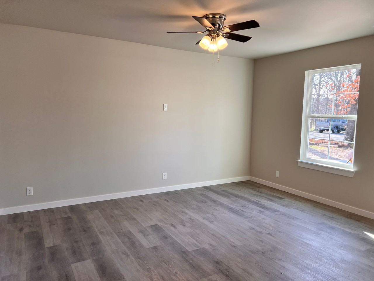 1107 1107 - 1109 E 34th ST - 1107 E 34th - Photo 4 of 8