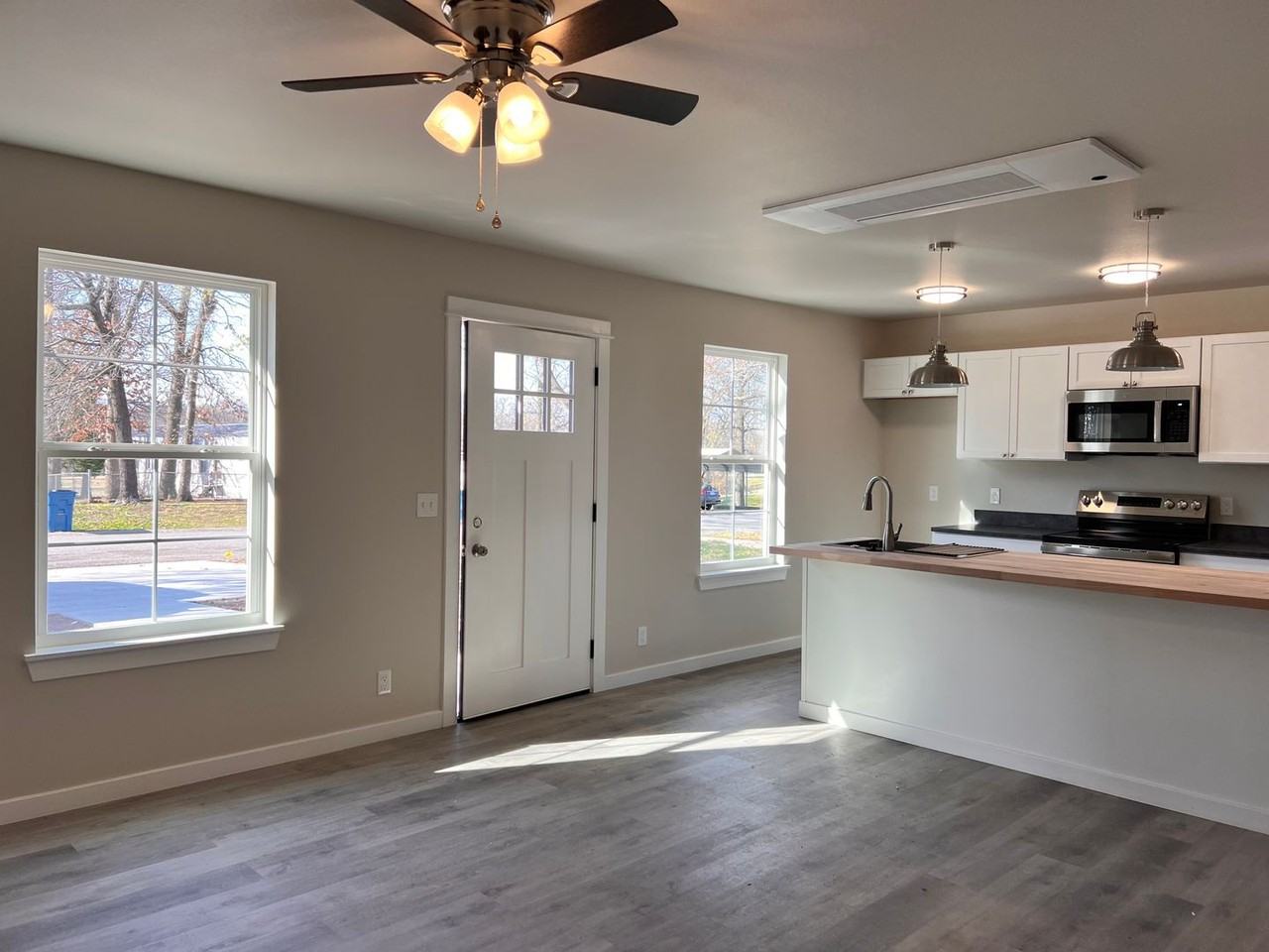 1107 1107 - 1109 E 34th ST - 1107 E 34th - Photo 5 of 8