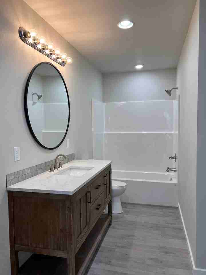 1107 1107 - 1109 E 34th ST - 1107 E 34th - Photo 7 of 8