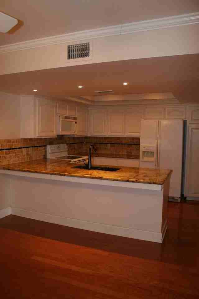 5500 Lennox Ave #10 - Photo 5 of 33