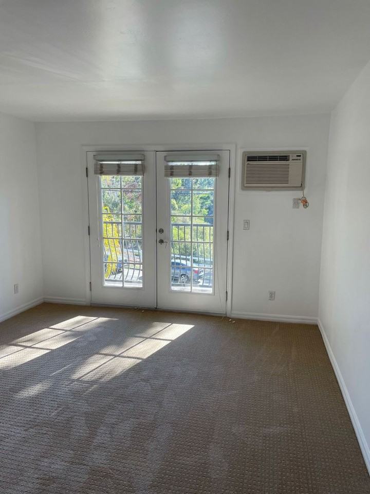 4570 54th St #202 - Photo 6 of 17