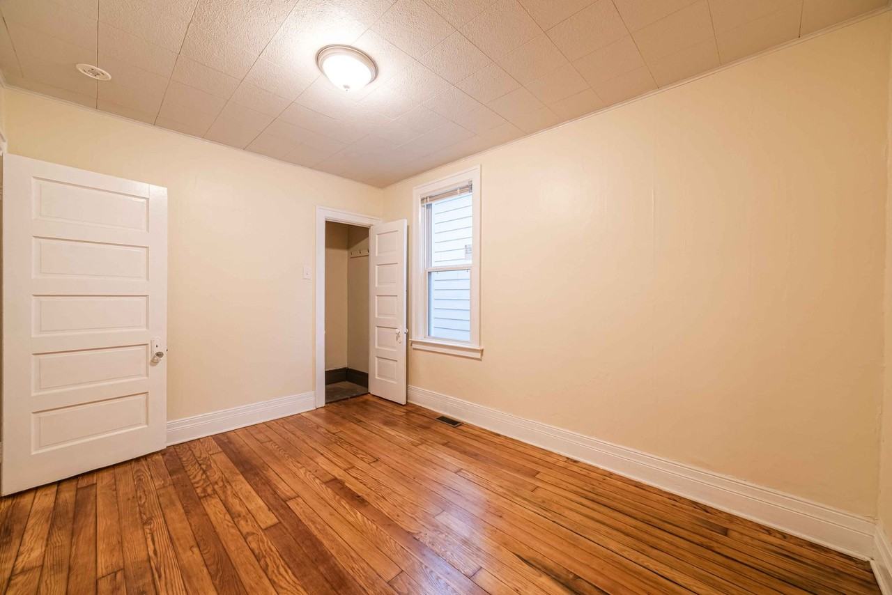 2707 Trowbridge St - Photo 7 of 11