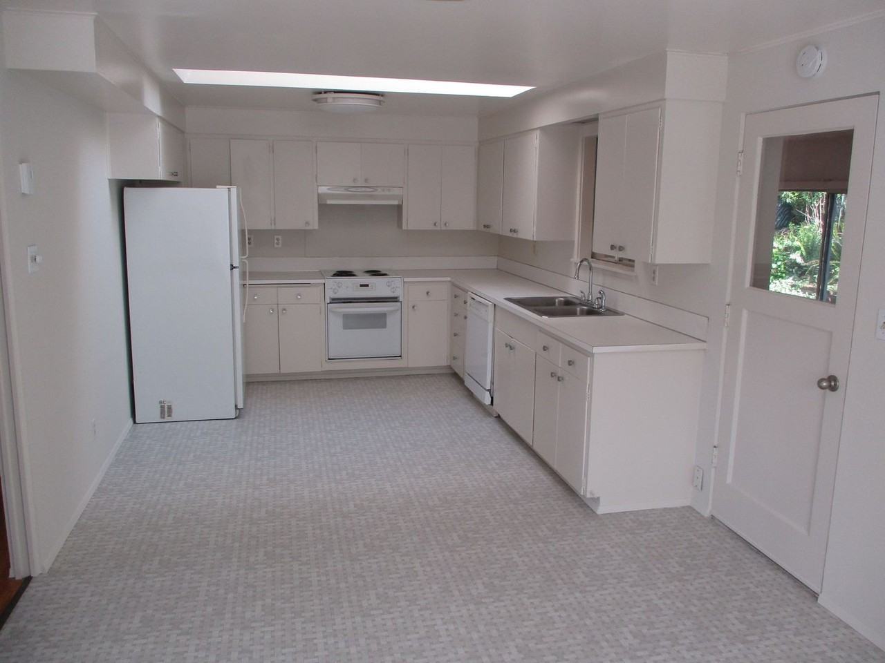 7507 Hill Ave - Photo 7 of 23