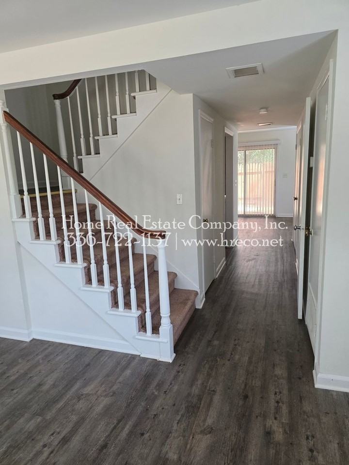 1449 Brookwood Dr #A - Photo 3 of 10