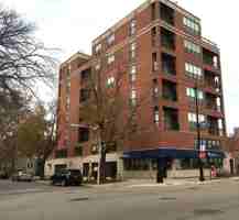 featured image of 6957 N Greenview Ave