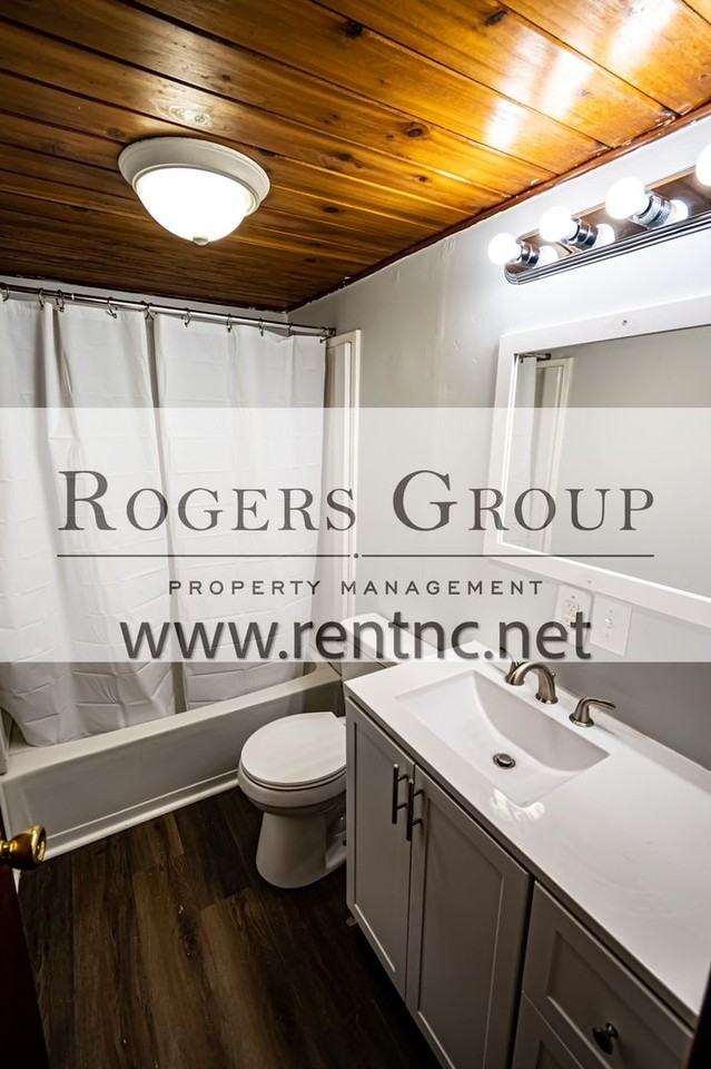 543 W Green St - Photo 4 of 11