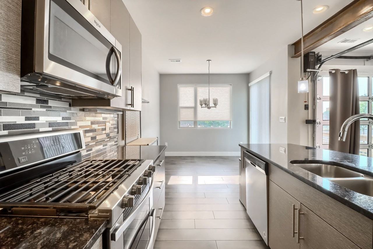 12243 W Alameda Dr - Photo 3 of 29