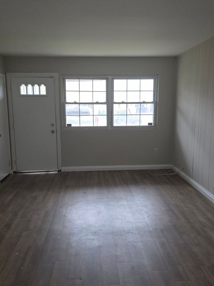 36 Thorn Ln - Photo 2 of 12