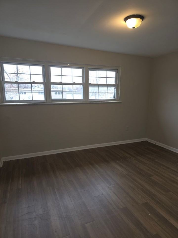 36 Thorn Ln - Photo 5 of 12