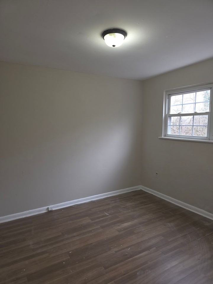 36 Thorn Ln - Photo 7 of 21