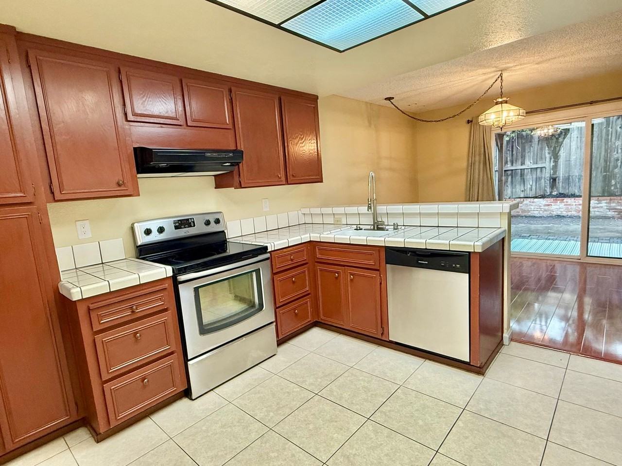 34912 Oyster Bay Ter - Photo 4 of 19