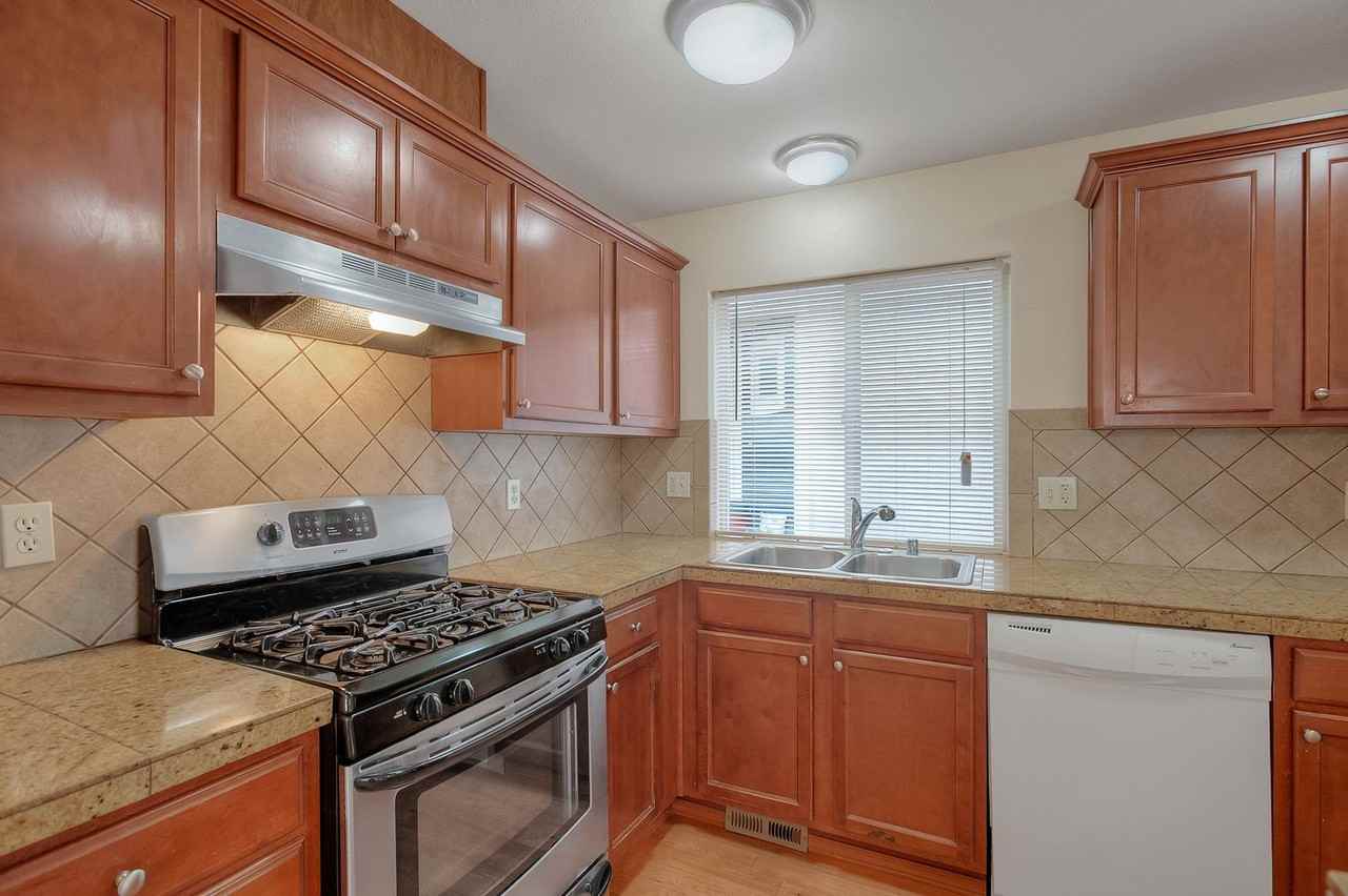 10425 2nd Ave Sw - Photo 2 of 12