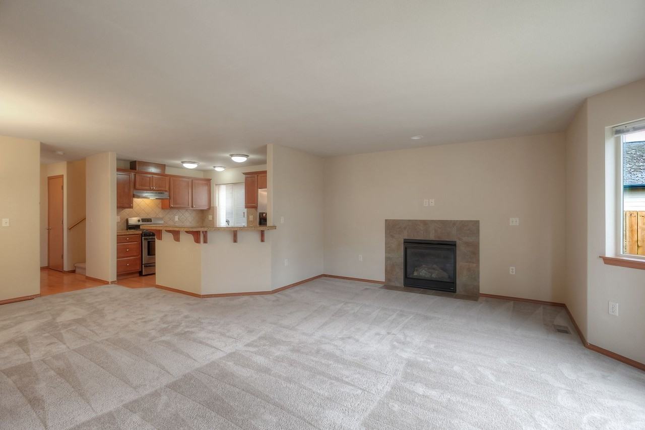 10425 2nd Ave Sw - Photo 4 of 12