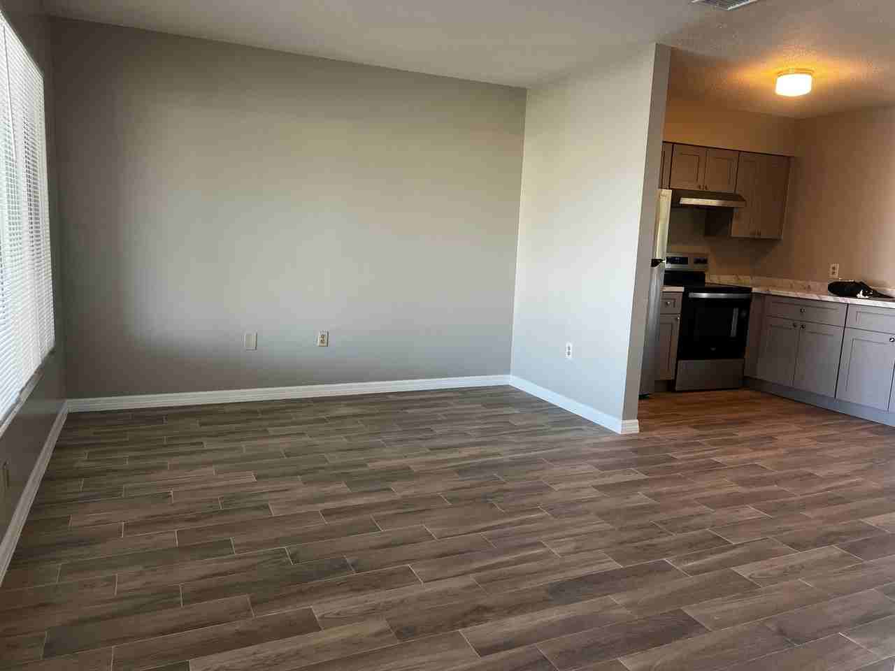 556 Briarwood Rd - Photo 3 of 19