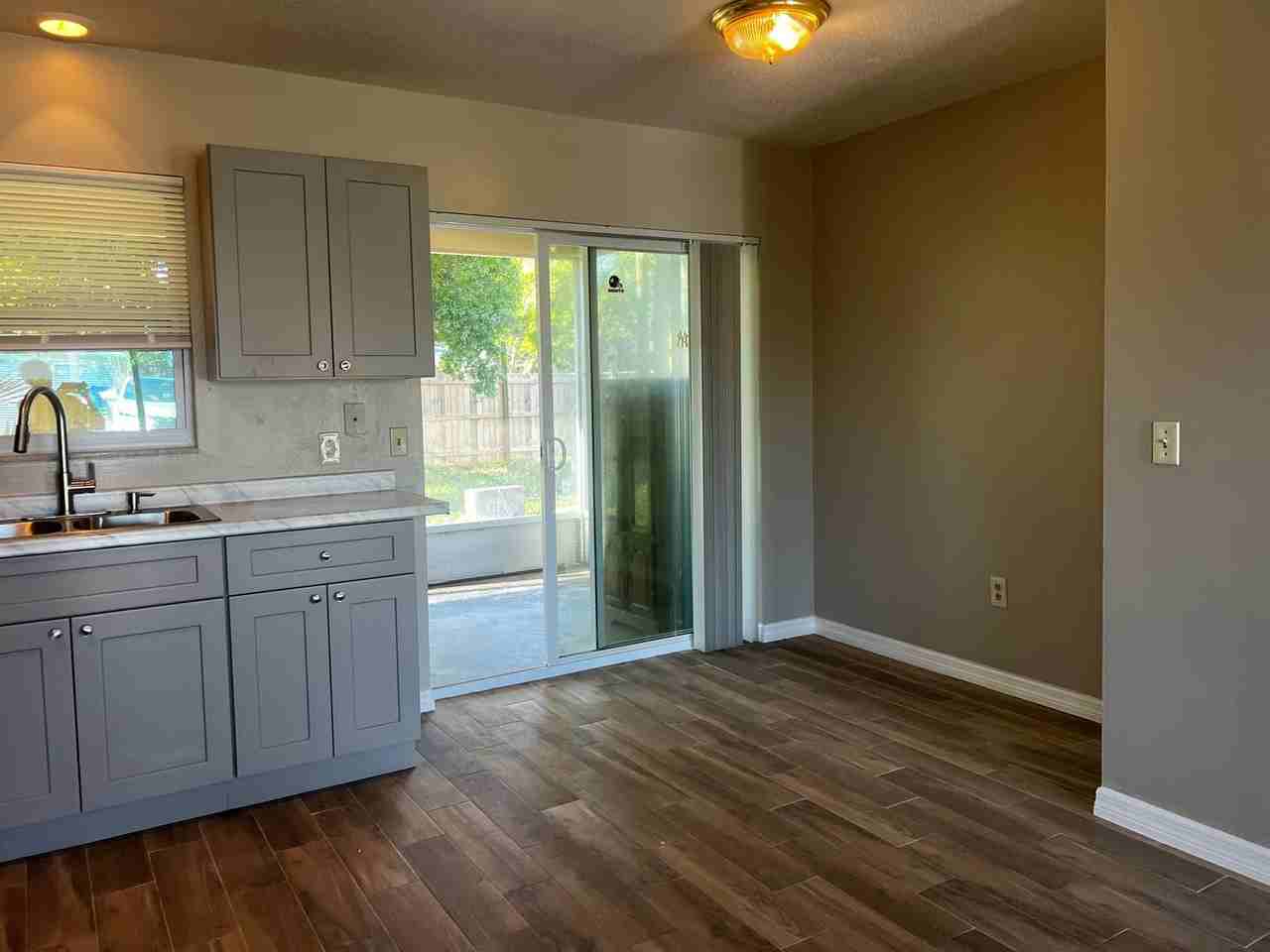 556 Briarwood Rd - Photo 6 of 19