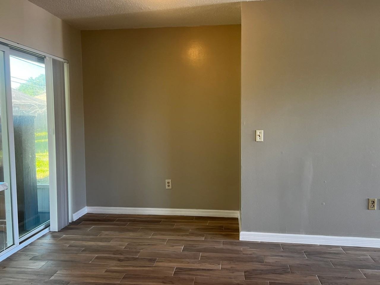 556 Briarwood Rd - Photo 7 of 19