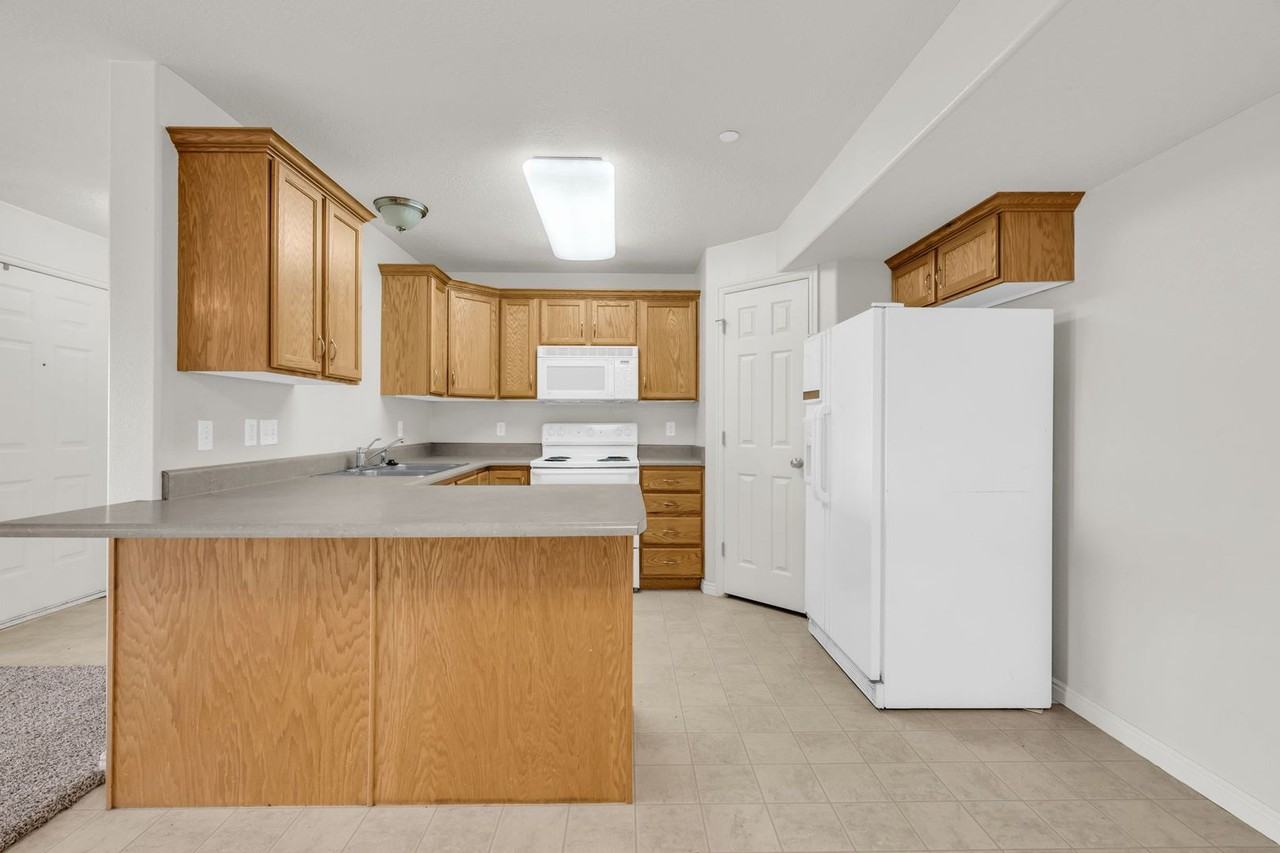 3585 E Rock Creek Rd #E8 - Photo 5 of 21