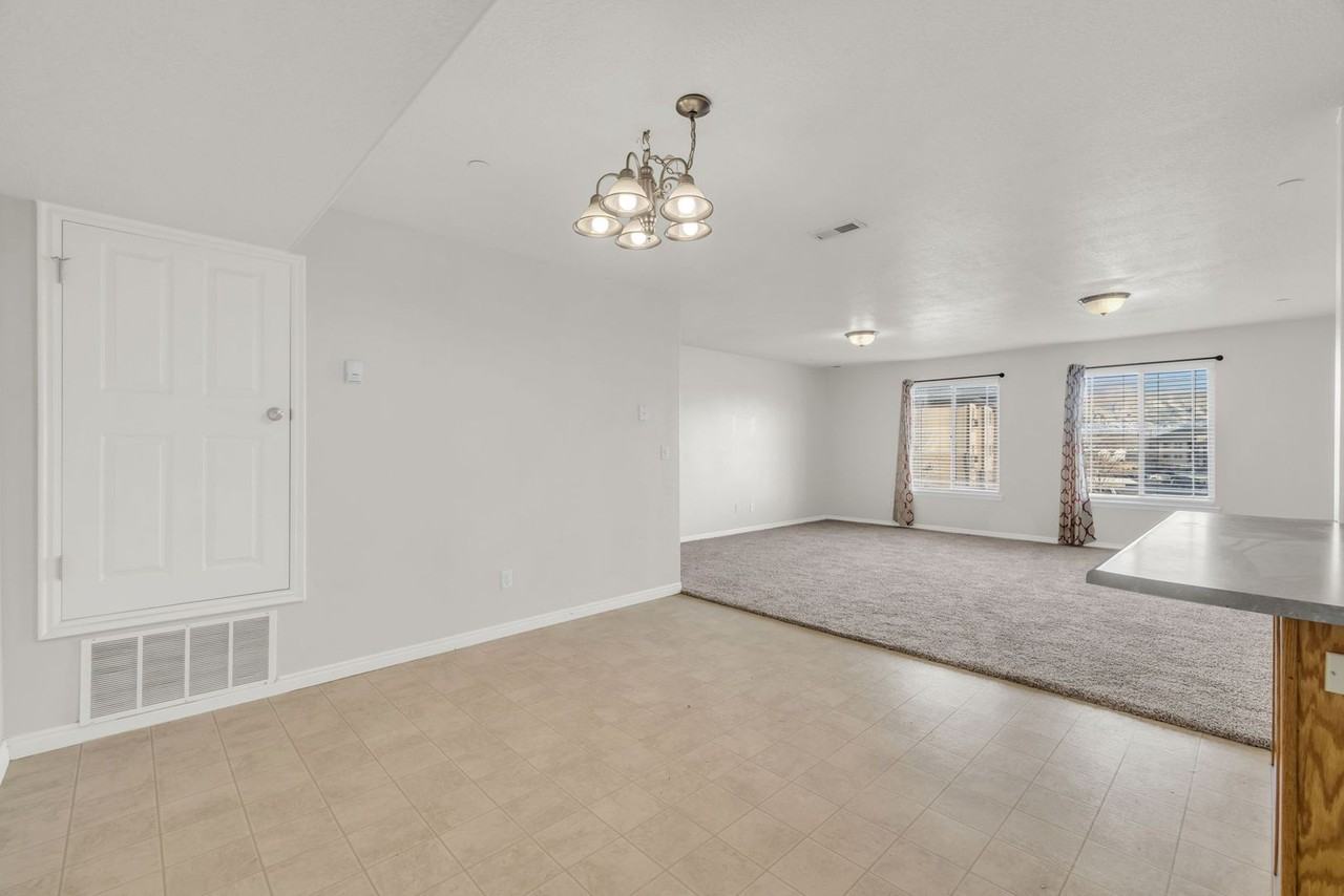 3585 E Rock Creek Rd #E8 - Photo 7 of 21