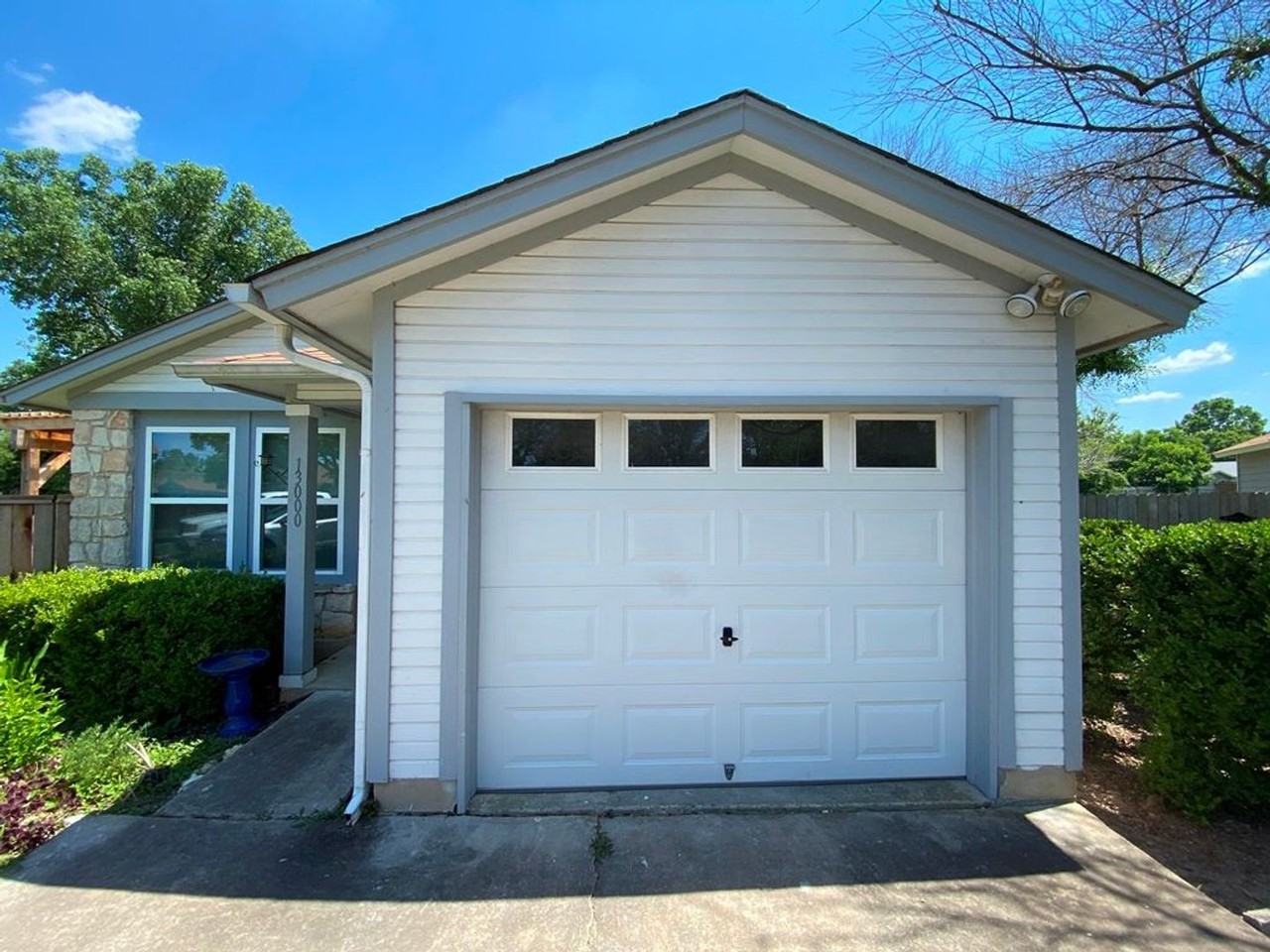 13000 Pollard Dr - Photo 2 of 27