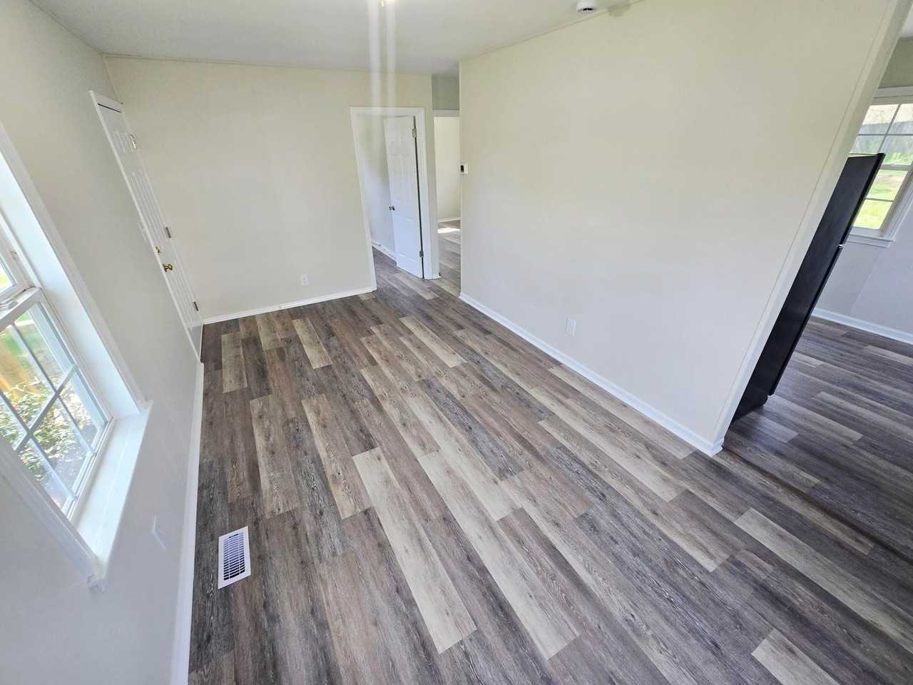 1000 Camden St - Photo 4 of 7