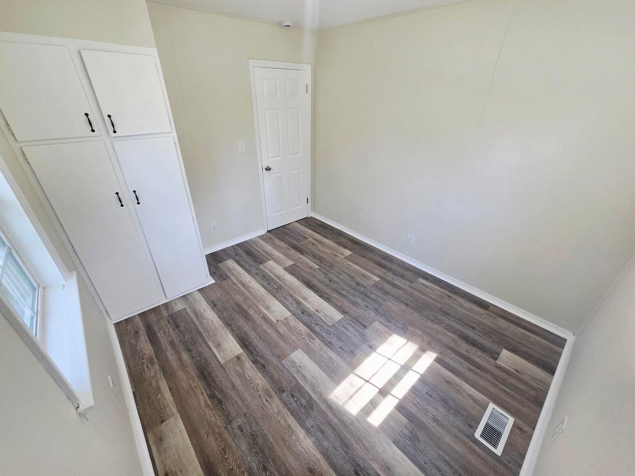 1000 Camden St - Photo 6 of 7