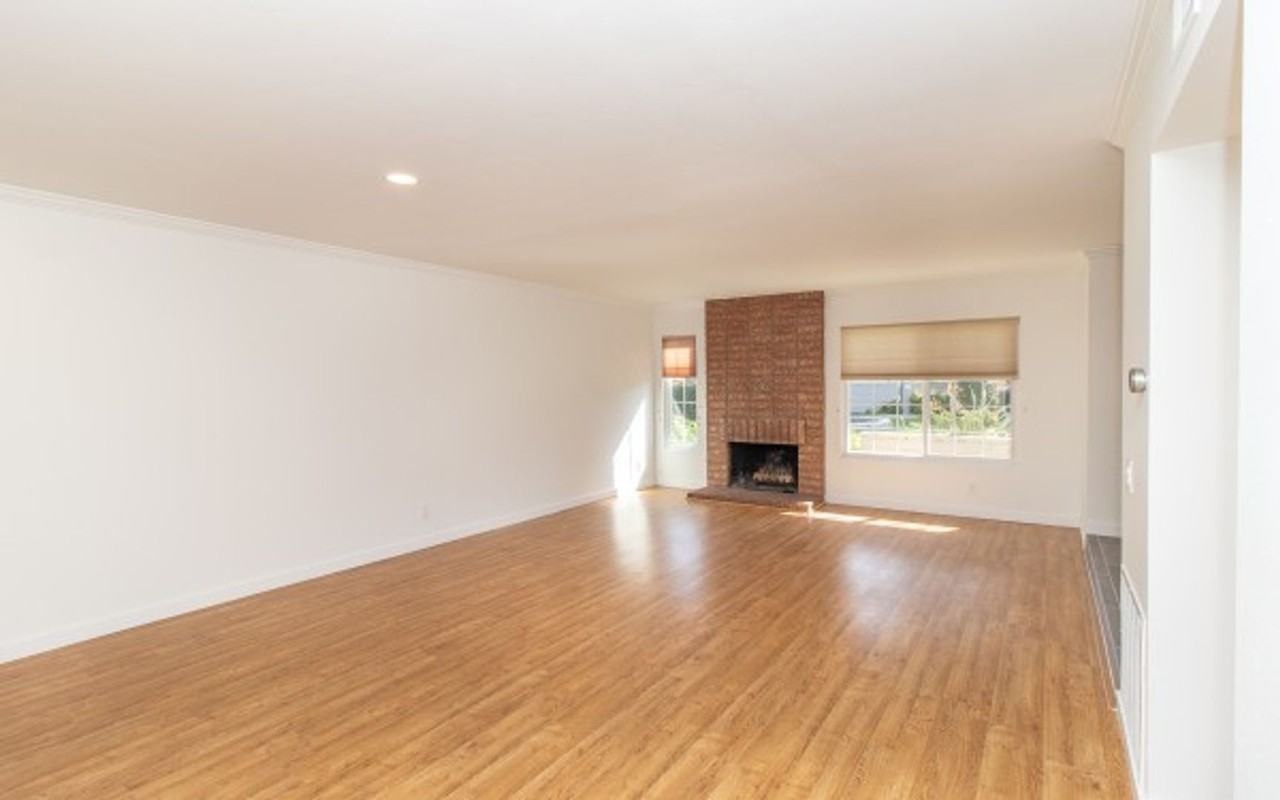 1910 Azure Way - Photo 4 of 34