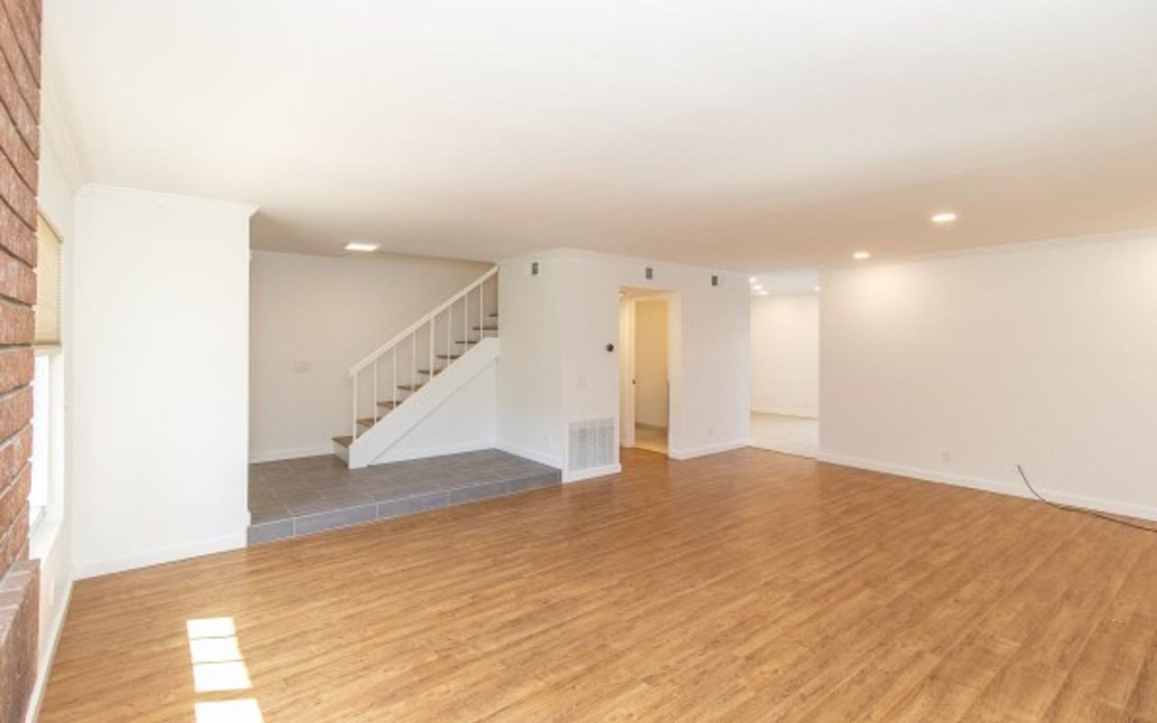 1910 Azure Way - Photo 5 of 34