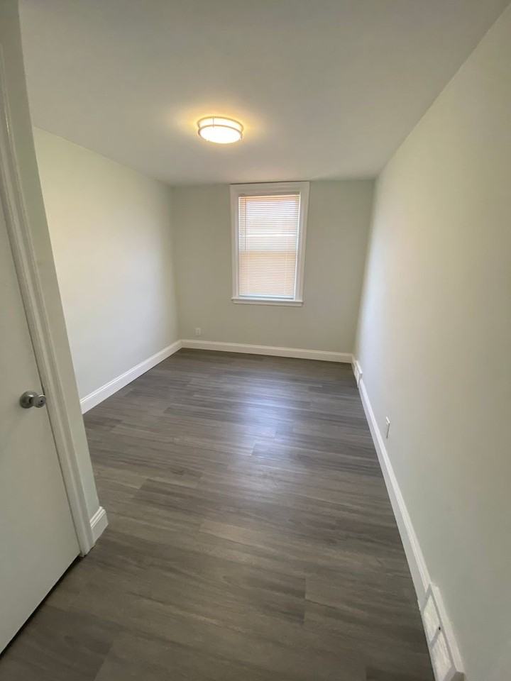 7924 Marsden St - Photo 2 of 16