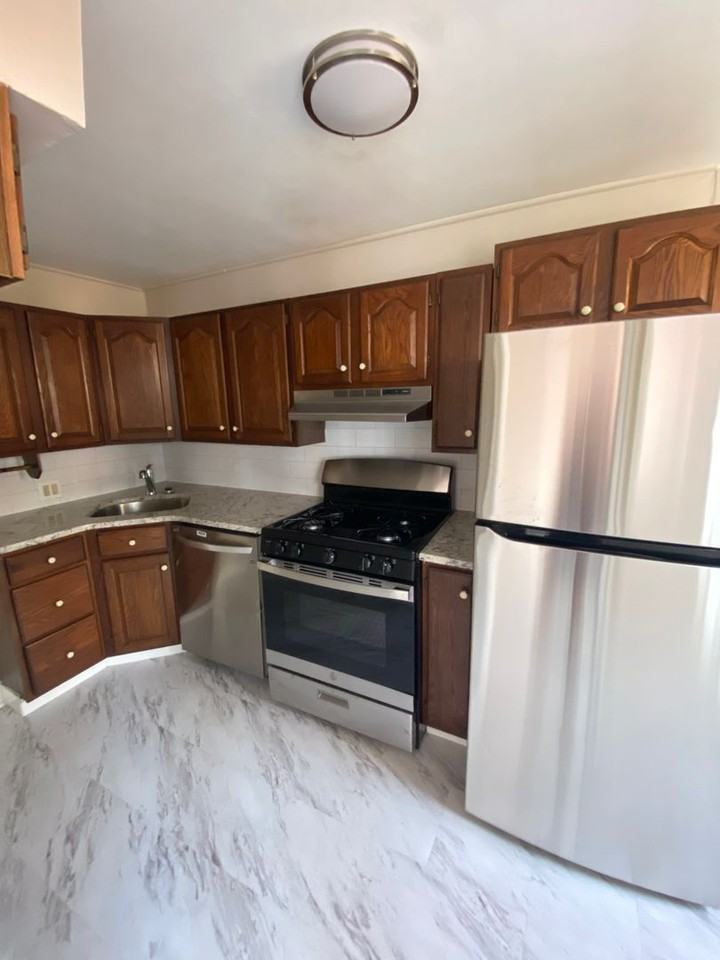 7924 Marsden St - Photo 7 of 16