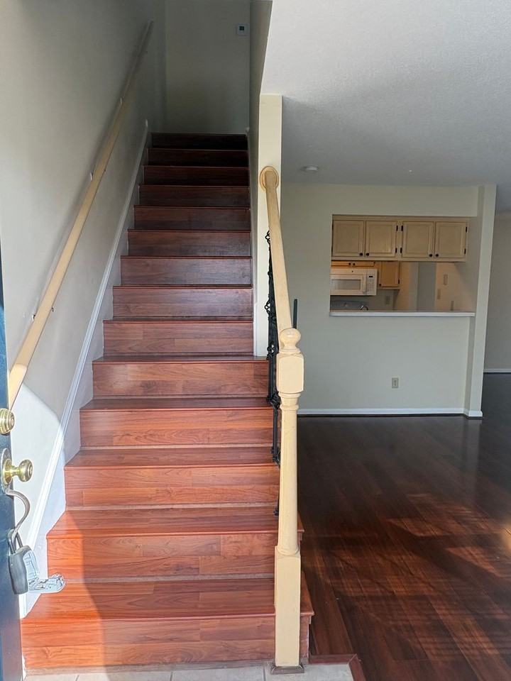 27 Tamarisk Quay Apt F - Photo 3 of 22