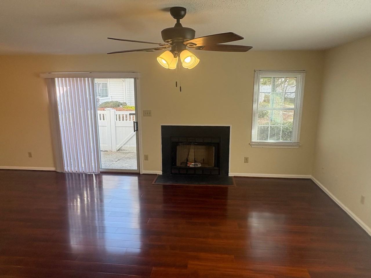 27 Tamarisk Quay Apt F - Photo 5 of 22