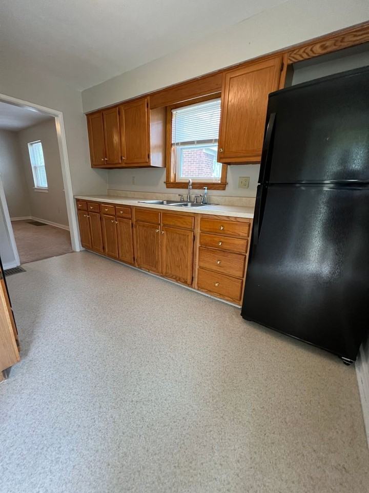 1257 W 6th St - Photo 5 of 28