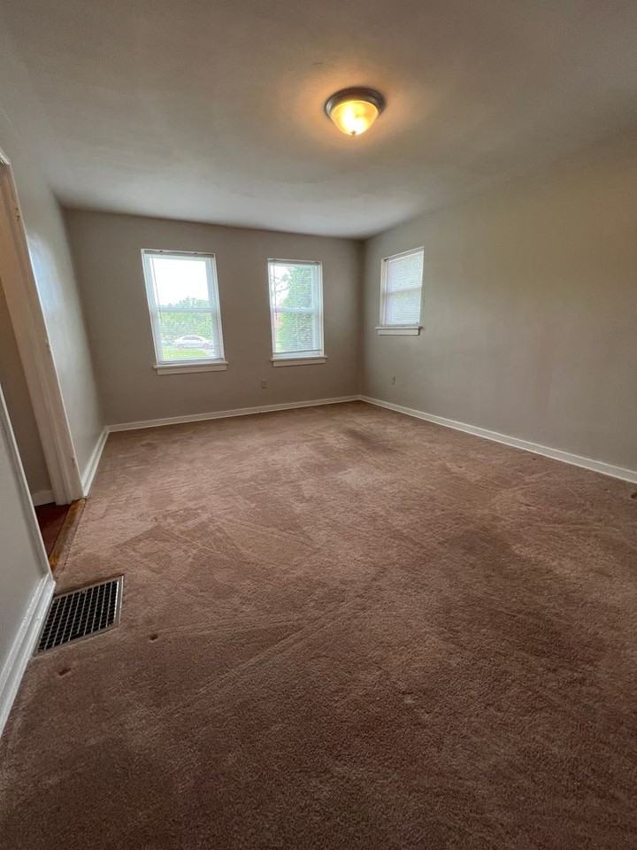 1257 W 6th St - Photo 7 of 28