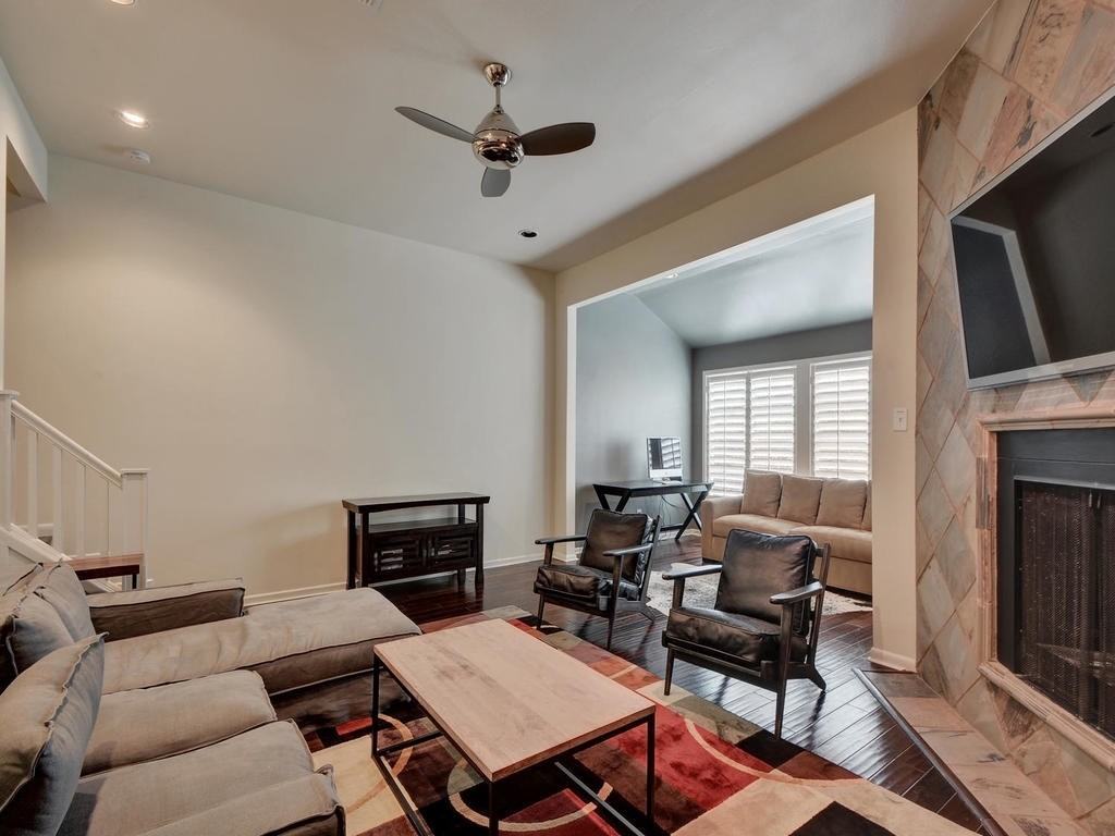 733 Patterson Ave - Photo 3 of 15