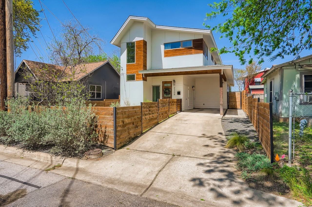 2308 Santa Rosa St - Photo 2 of 25