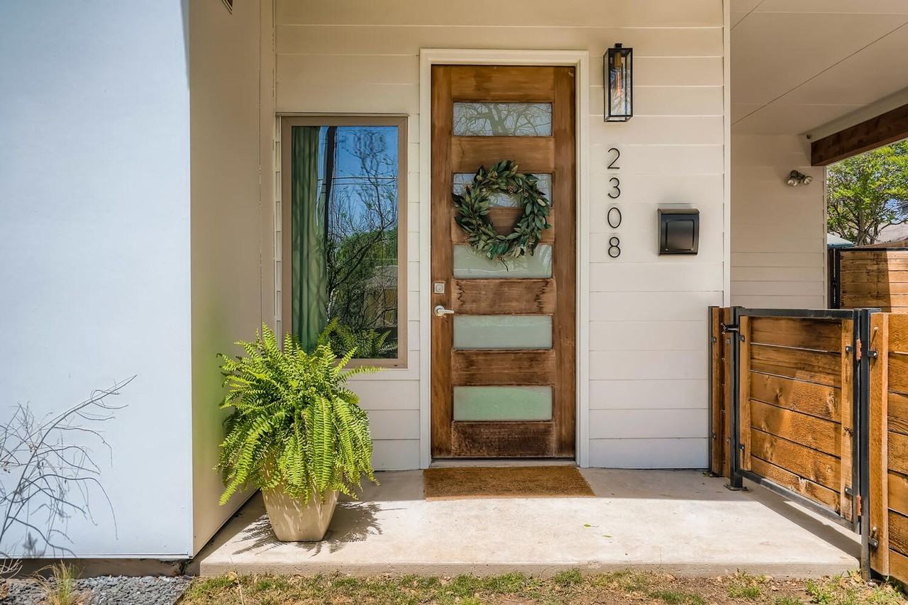 2308 Santa Rosa St - Photo 3 of 25