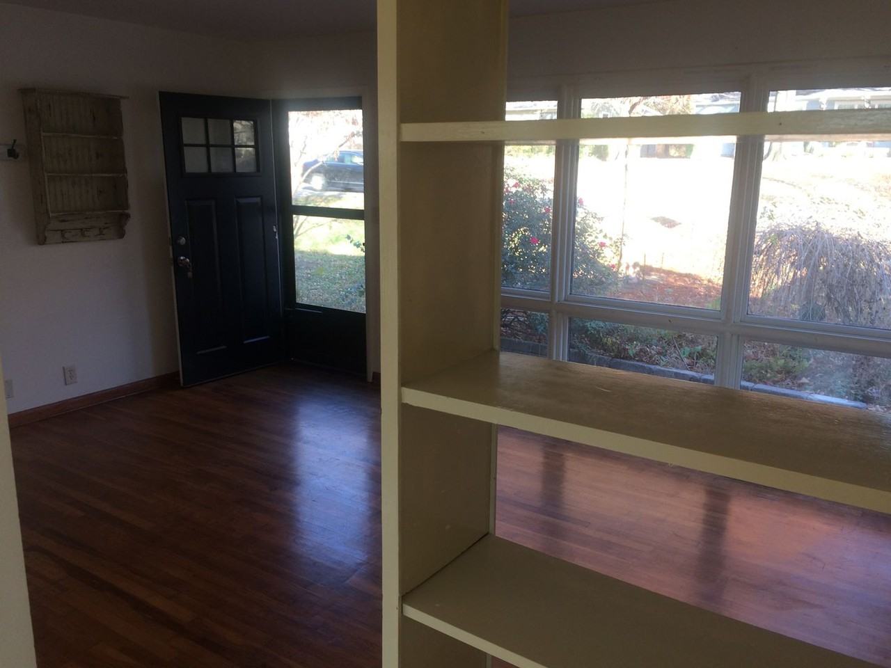 2003 Stratford Rd - Photo 2 of 8