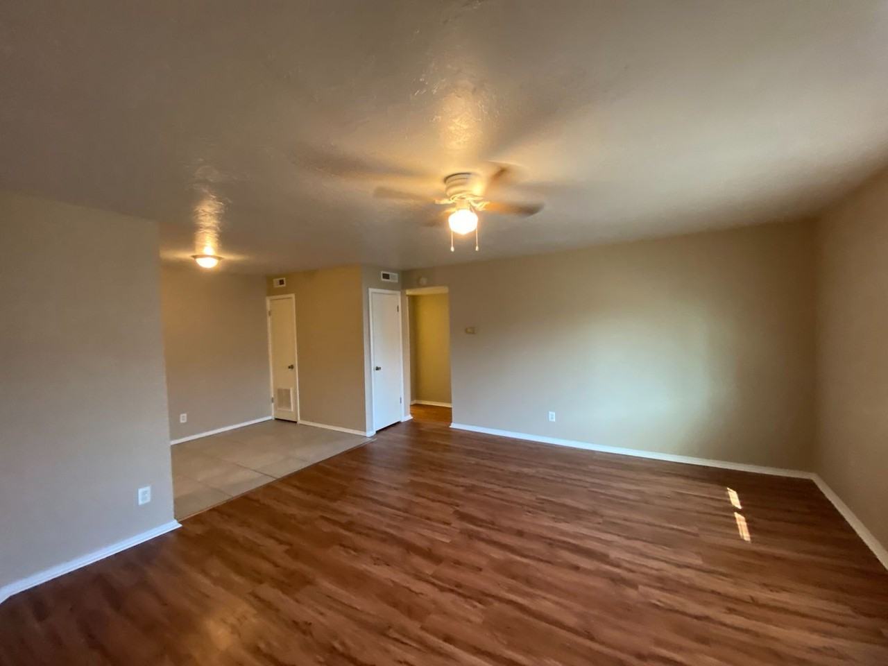 6026 Nw Expressway #C - Photo 2 of 10