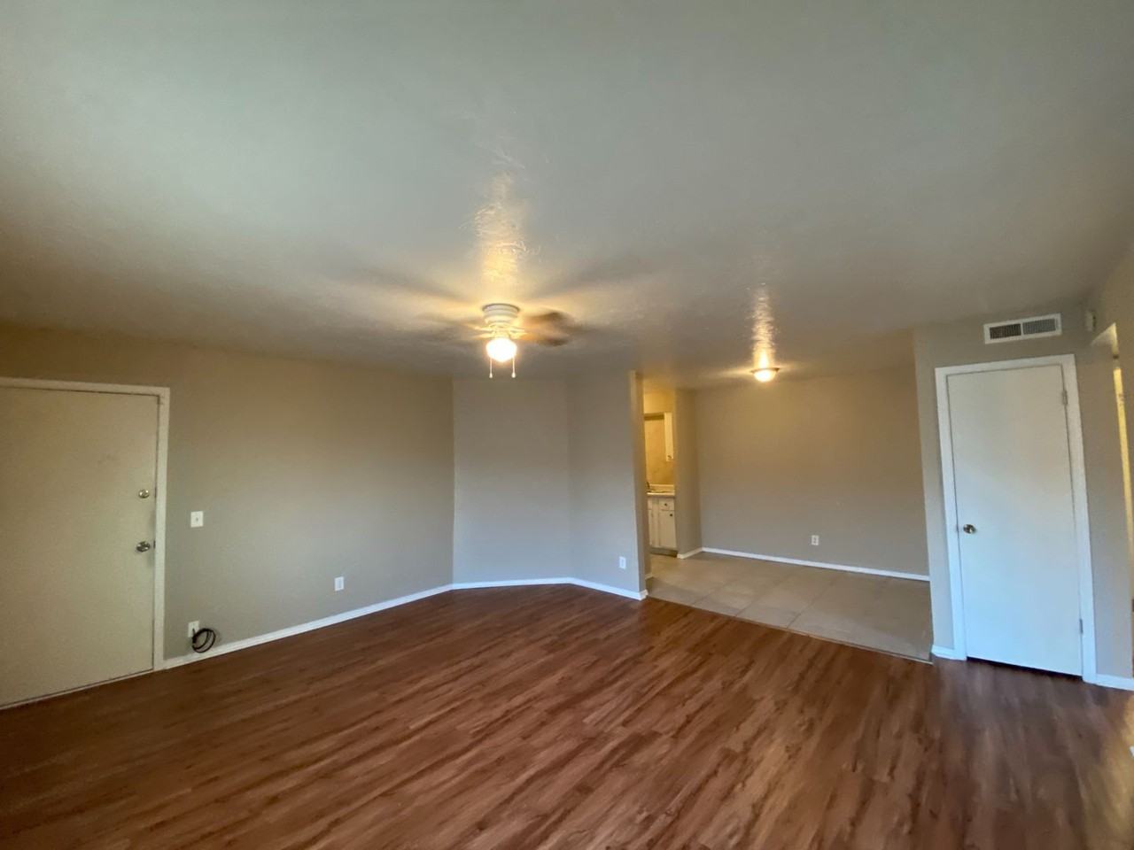 6026 Nw Expressway #C - Photo 3 of 10