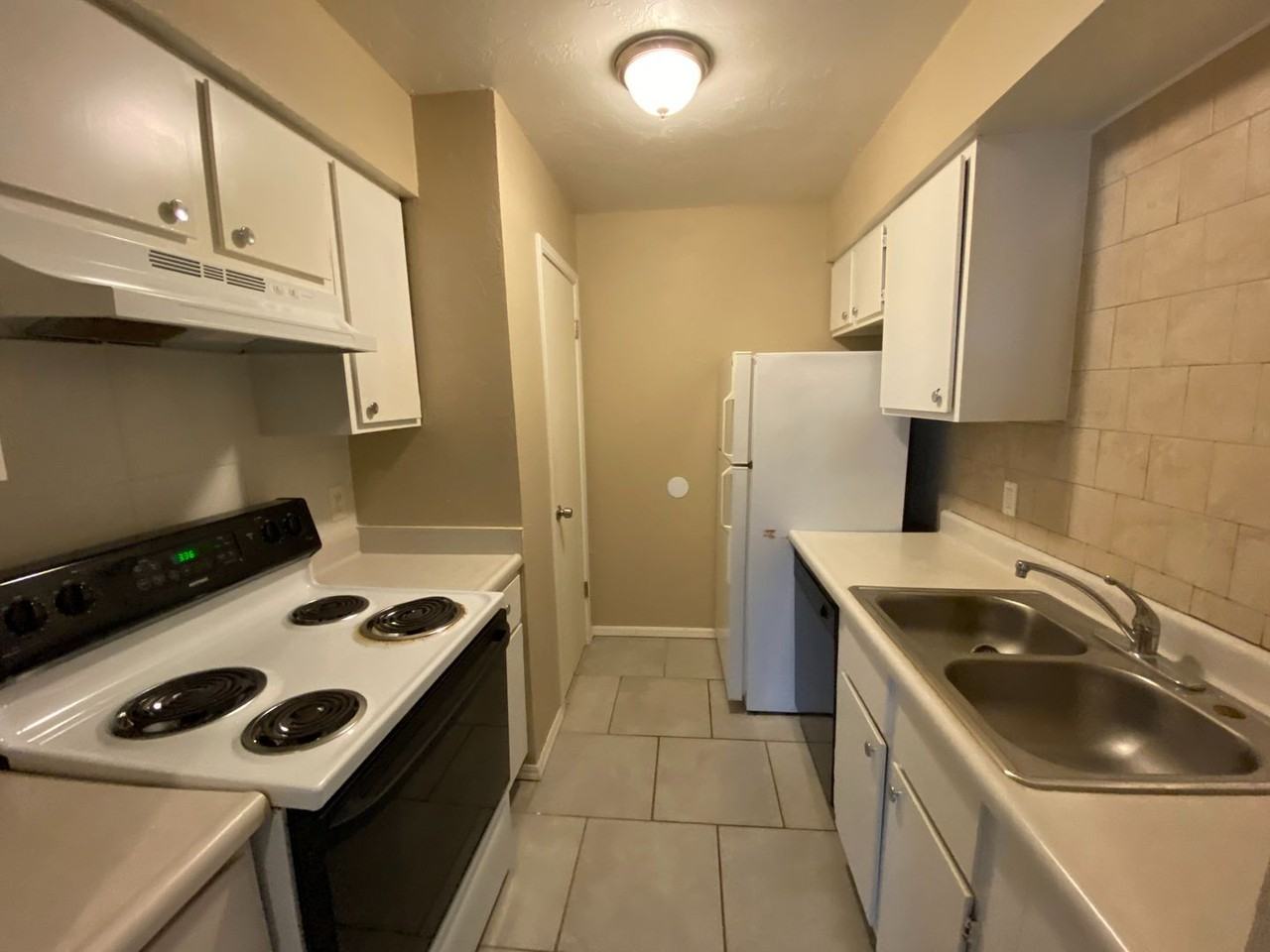 6026 Nw Expressway #C - Photo 5 of 10