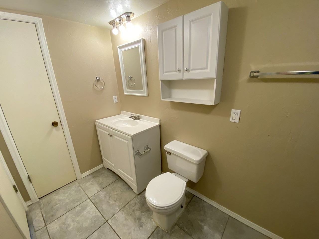 6026 Nw Expressway #C - Photo 6 of 10