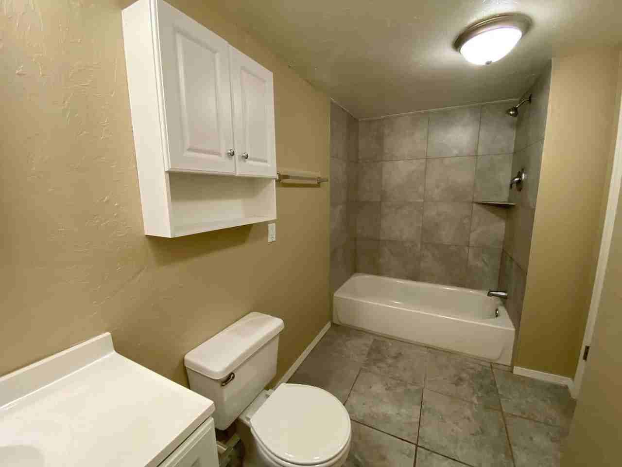 6026 Nw Expressway #C - Photo 7 of 10